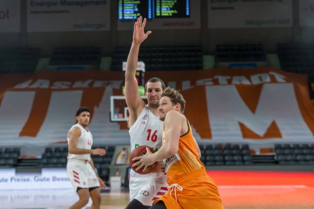 实属不易 实属不易